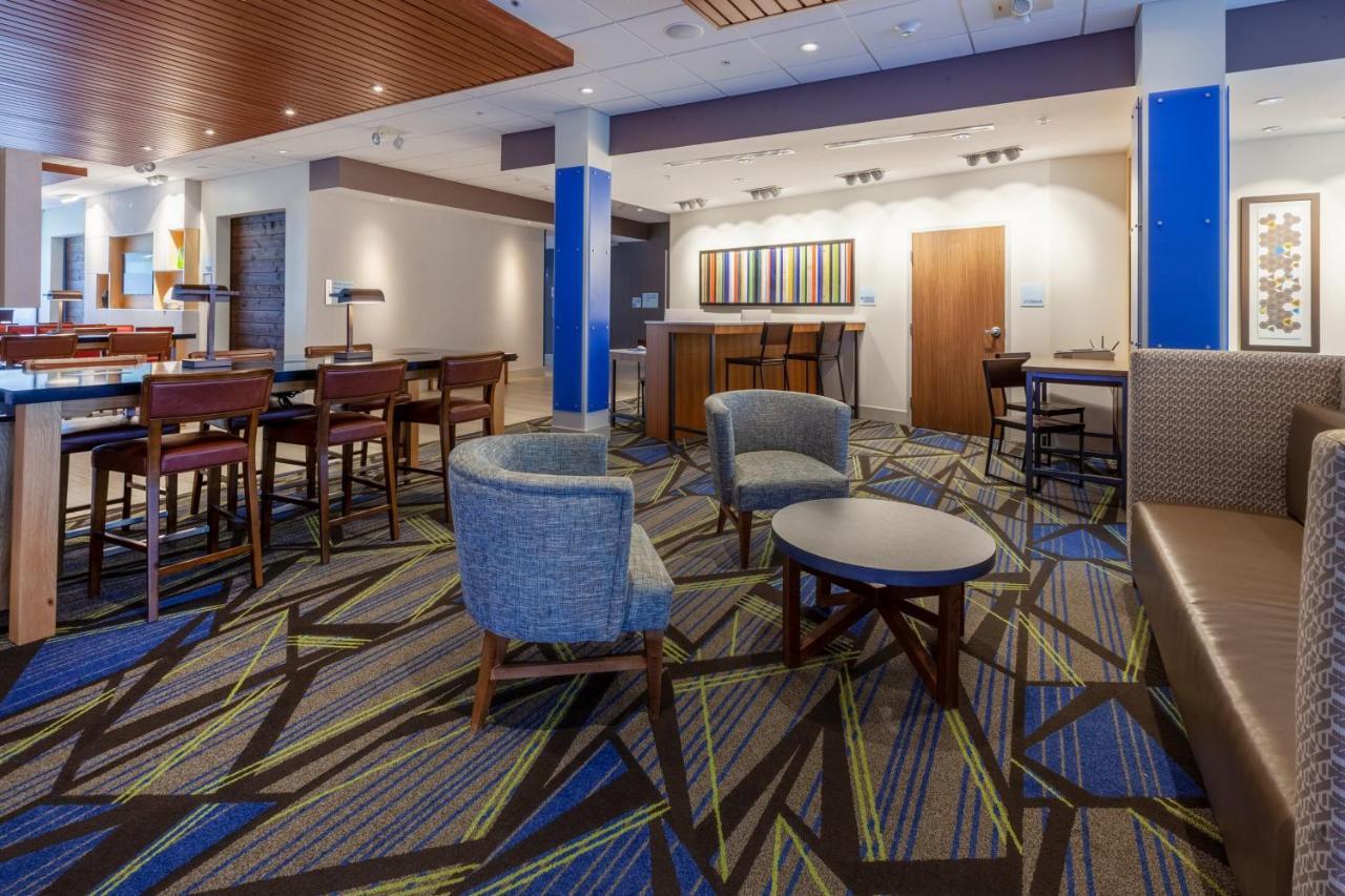 Holiday Inn Express & Suites Brunswick-Harpers Ferry Area By Ihg Exterior foto