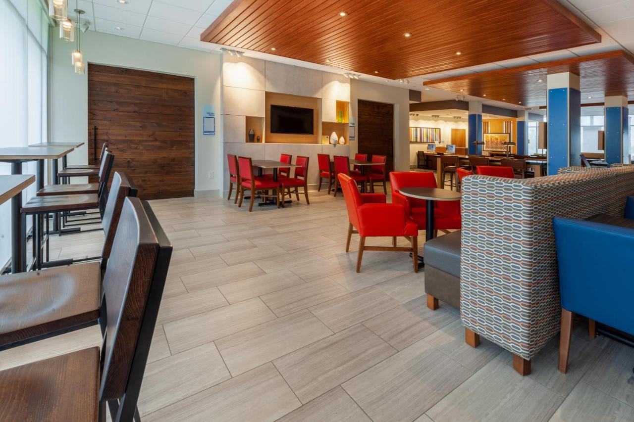Holiday Inn Express & Suites Brunswick-Harpers Ferry Area By Ihg Exterior foto