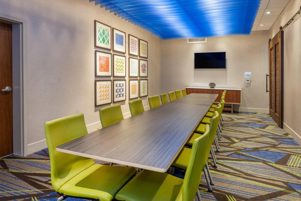 Holiday Inn Express & Suites Brunswick-Harpers Ferry Area By Ihg Exterior foto