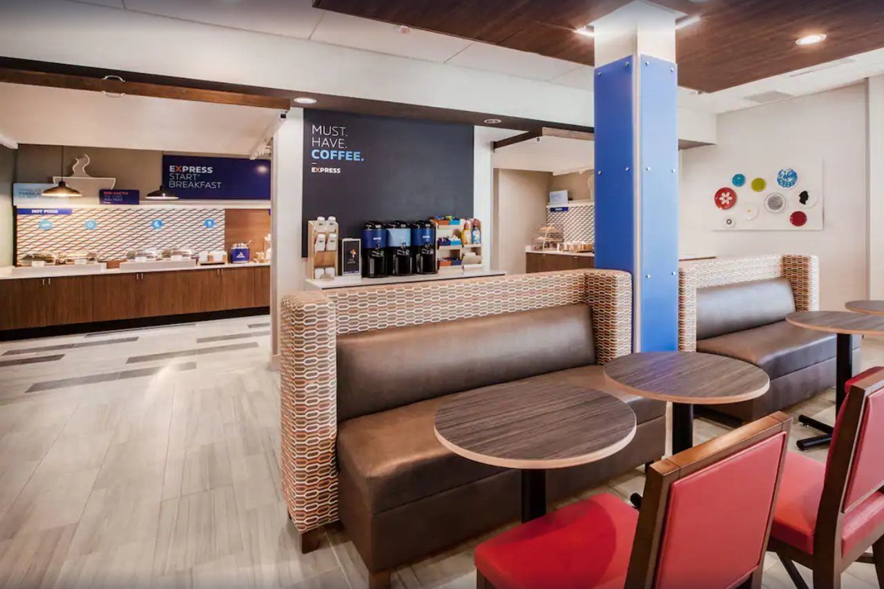 Holiday Inn Express & Suites Brunswick-Harpers Ferry Area By Ihg Exterior foto